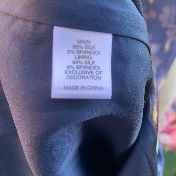 NWOT Women Navy Floral Silk Stretch St. John Dress - Picture 4 of 4